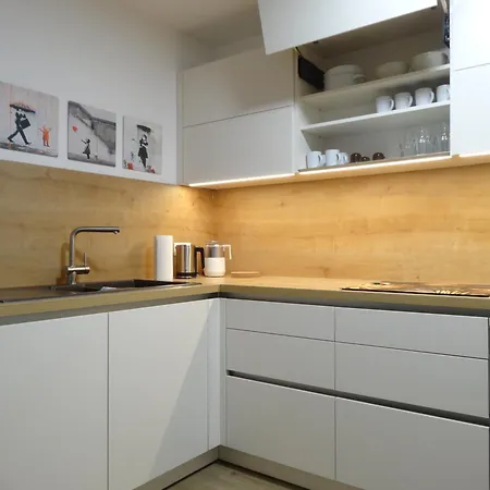 Moderne Dachgeschosswohnung Mit Grossem Balkon In