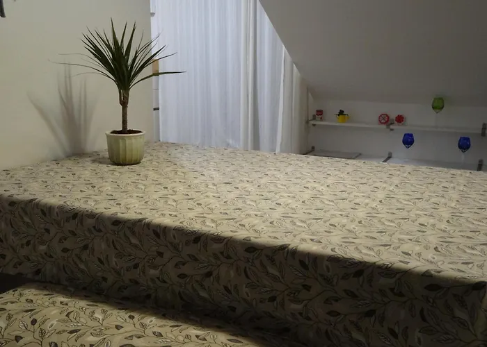 Moderne Dachgeschosswohnung Mit Grossem Balkon In Apartamento *